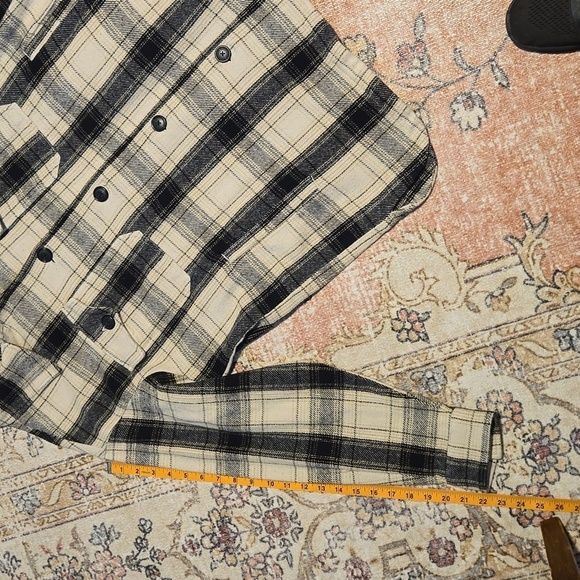 Lucky Brand Black & Cream Plaid Midweight Shacket Coat - Size Medium - Picture 12 of 12